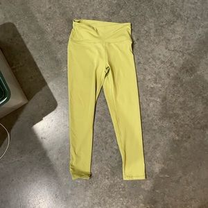 Echt Green booty scrunch workout leggings